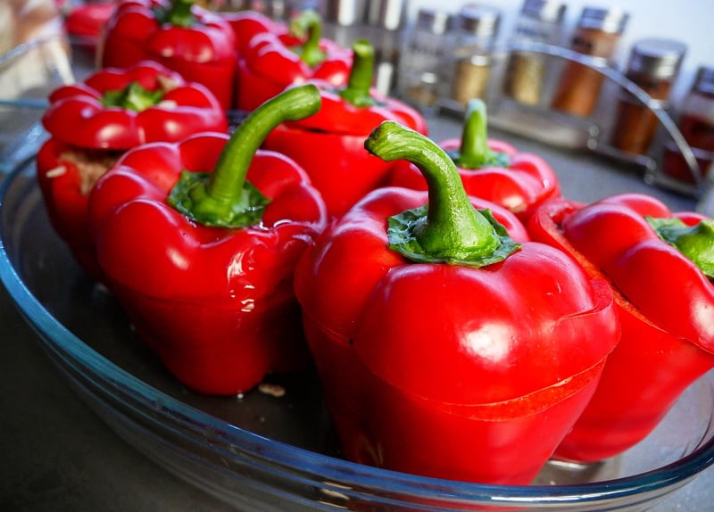 Quinoa-Stuffed Bell Peppers